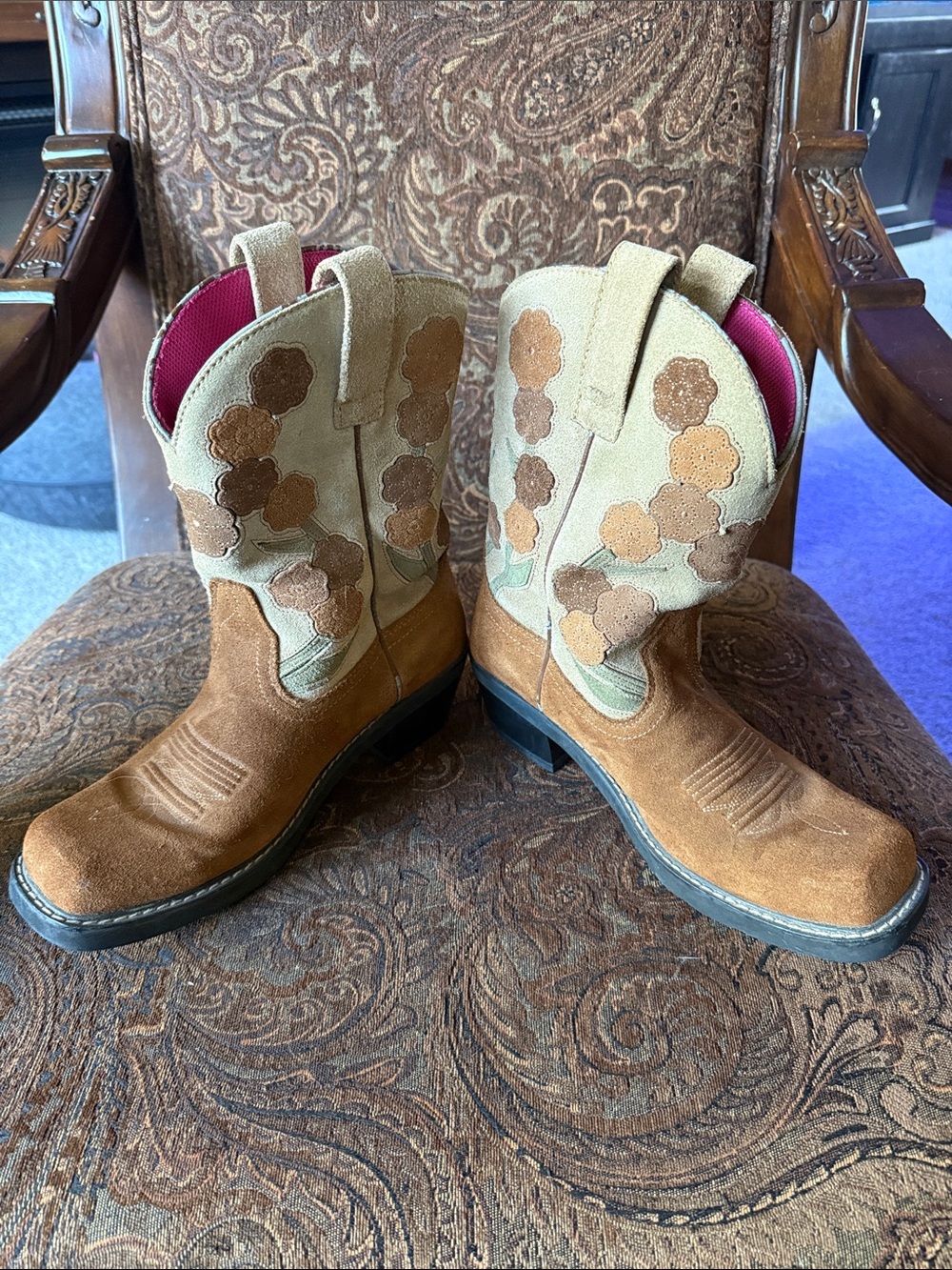 Ariat Women’s Western Boots Brown Suede/Leather Floral Embroidered Doll Baby-10B